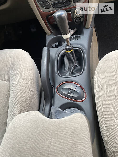 Позашляховик / Кросовер Hyundai Santa FE 2005 в Чернівцях