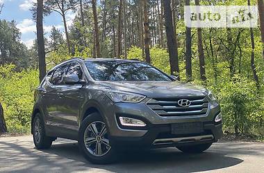 Позашляховик / Кросовер Hyundai Santa FE 2014 в 