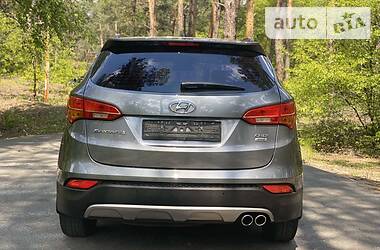 Позашляховик / Кросовер Hyundai Santa FE 2014 в 