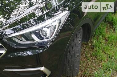 Позашляховик / Кросовер Hyundai Santa FE 2016 в 