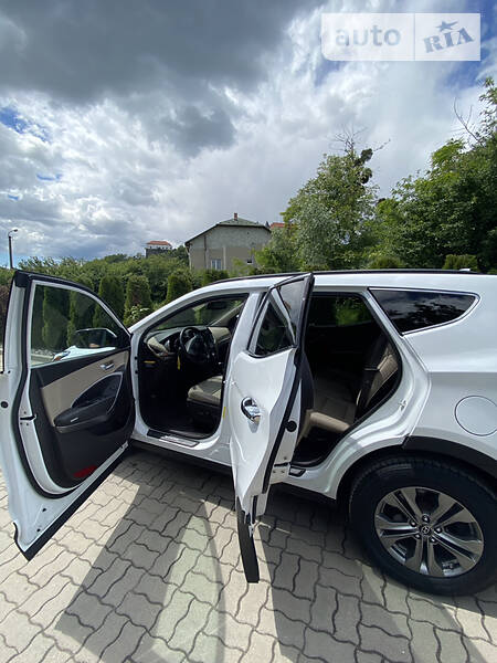 Позашляховик / Кросовер Hyundai Santa FE 2014 в Мукачевому