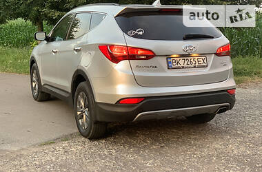 Позашляховик / Кросовер Hyundai Santa FE 2014 в 