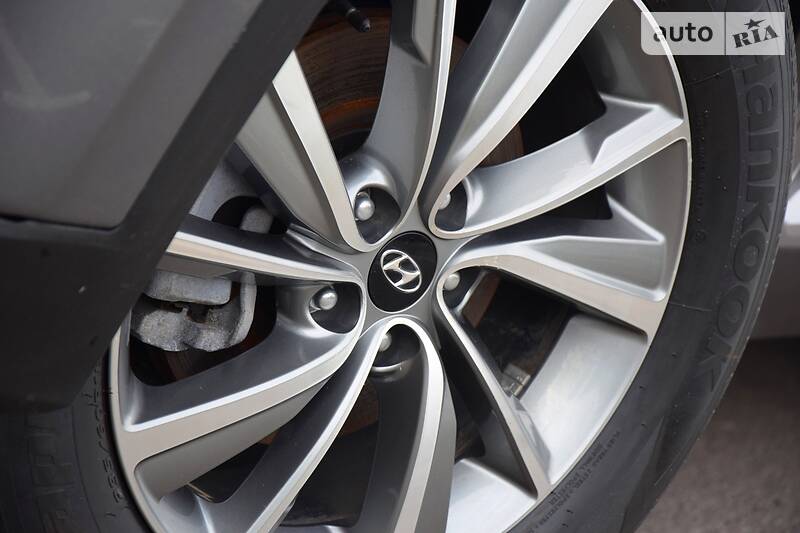 Позашляховик / Кросовер Hyundai Santa FE 2019 в Києві
