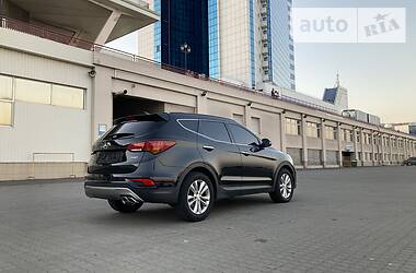 Внедорожник / Кроссовер Hyundai Santa FE 2017 в Киеве