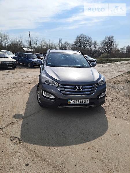 Внедорожник / Кроссовер Hyundai Santa FE 2013 в Емильчине