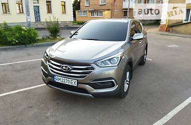 Внедорожник / Кроссовер Hyundai Santa FE 2017 в 