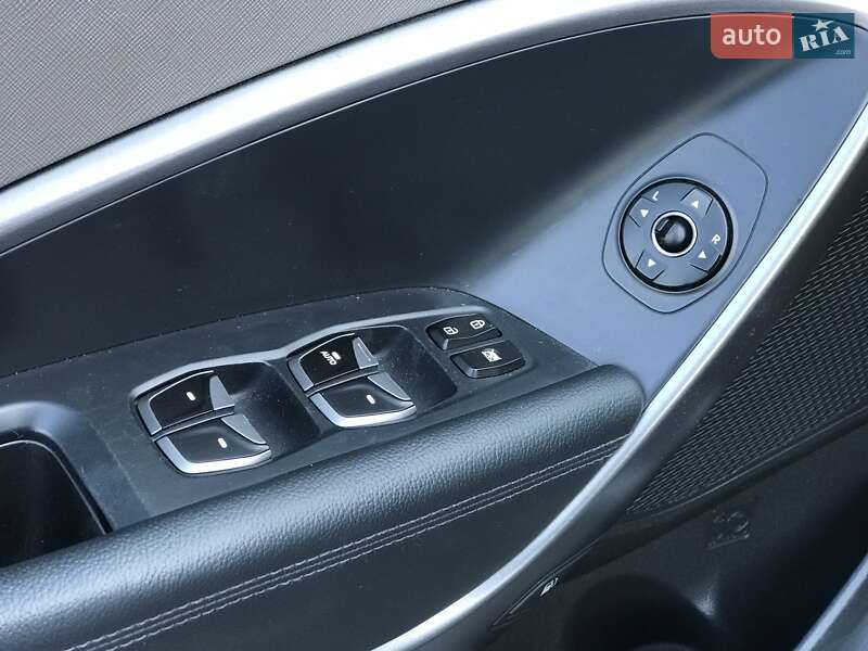 Позашляховик / Кросовер Hyundai Santa FE 2013 в Львові фото 17 Позашляховик / Кросовер Hyundai Santa FE 2013 в Львові