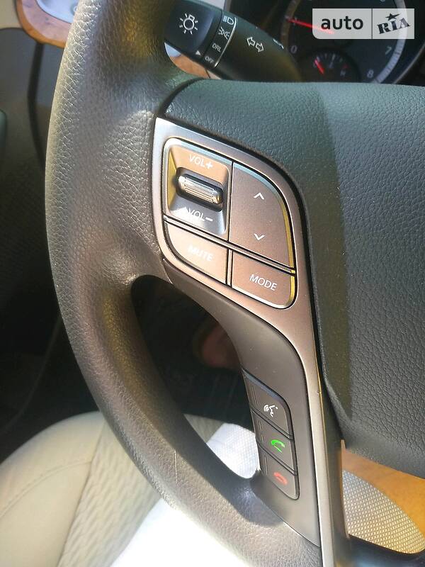 Хэтчбек Hyundai Santa FE 2015 в Тернополе