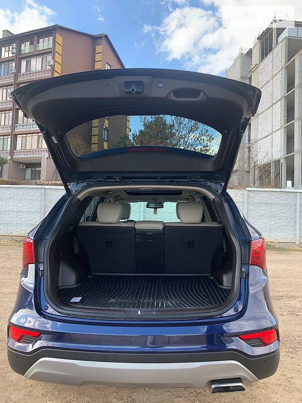 Внедорожник / Кроссовер Hyundai Santa FE 2017 в Черноморске