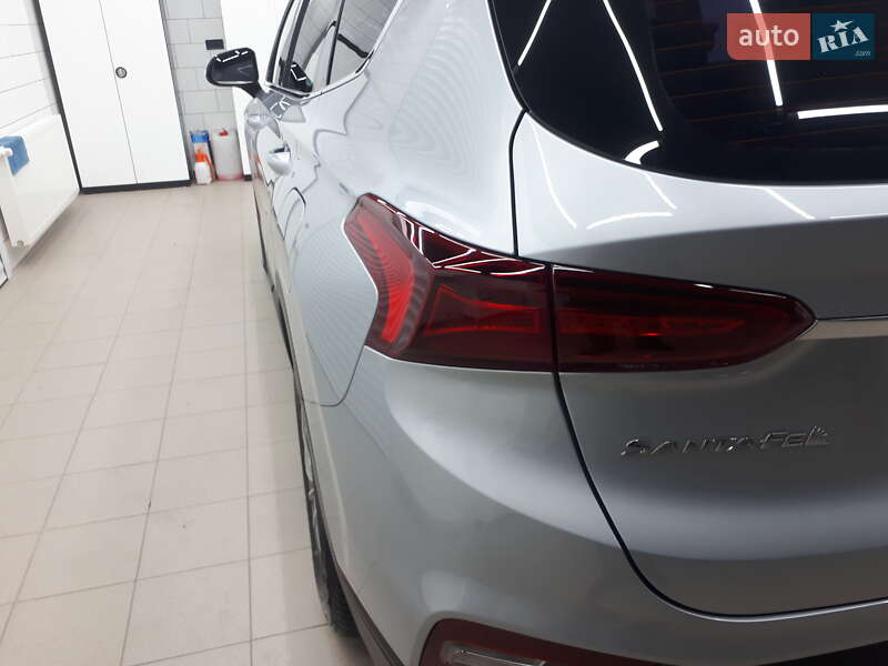 Внедорожник / Кроссовер Hyundai Santa FE 2018 в Ивано-Франковске