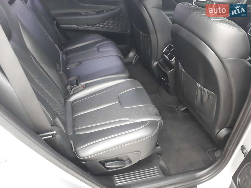 Внедорожник / Кроссовер Hyundai Santa FE 2018 в Ивано-Франковске