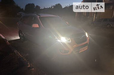 Внедорожник / Кроссовер Hyundai Santa FE 2012 в Тараще