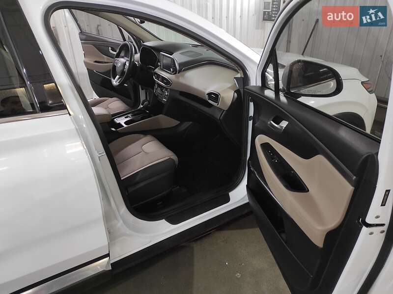 Позашляховик / Кросовер Hyundai Santa FE 2019 в Синельниковому