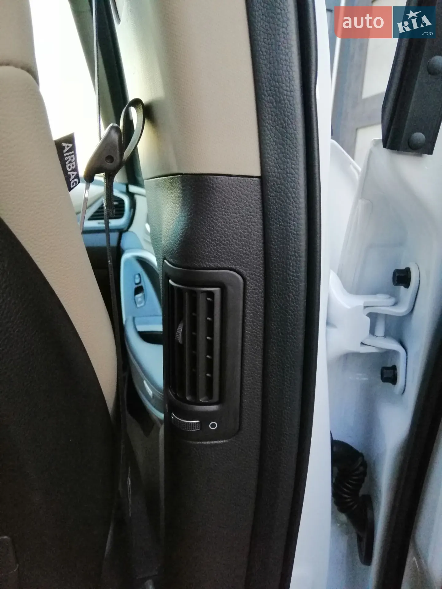 2016 Hyundai Santa Fe - мініатюра 29