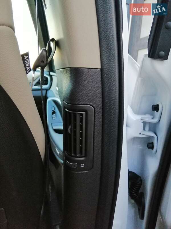 Минивэн Hyundai Santa FE 2016 в Луцке фото 30 Минивэн Hyundai Santa FE 2016 в Луцке