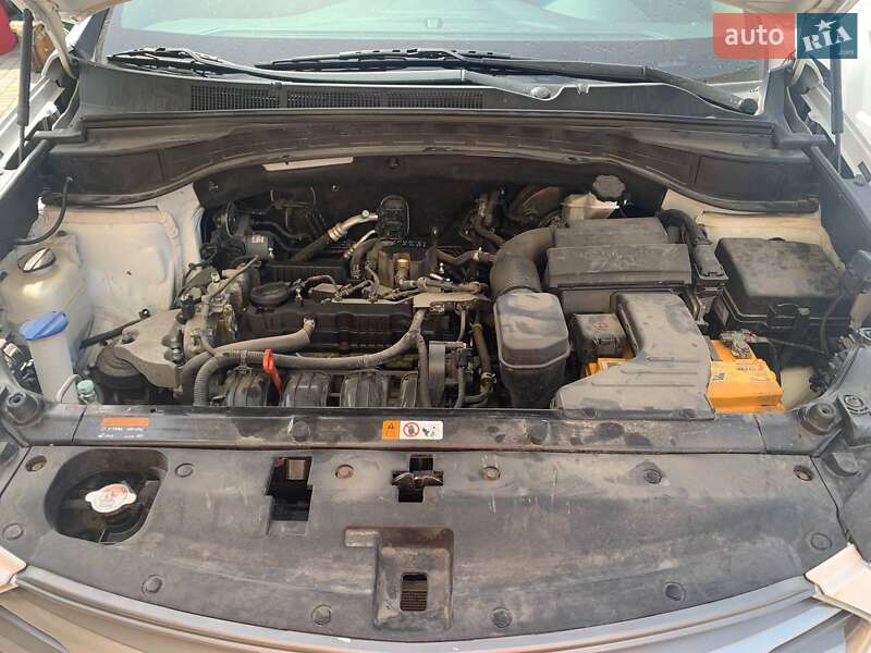 Позашляховик / Кросовер Hyundai Santa FE 2016 в Одесі