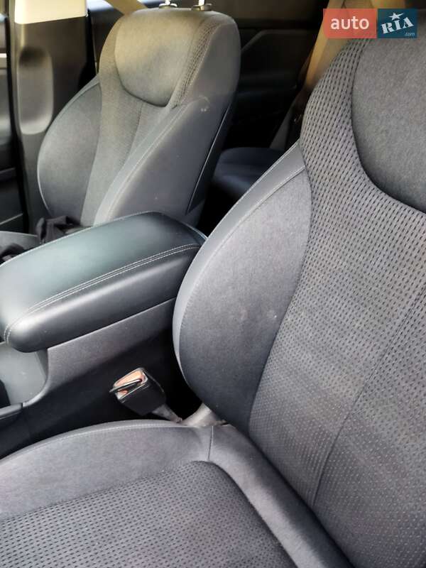 Внедорожник / Кроссовер Hyundai Santa FE 2018 в Великой Александровке