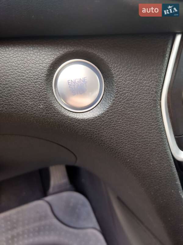 Внедорожник / Кроссовер Hyundai Santa FE 2018 в Великой Александровке