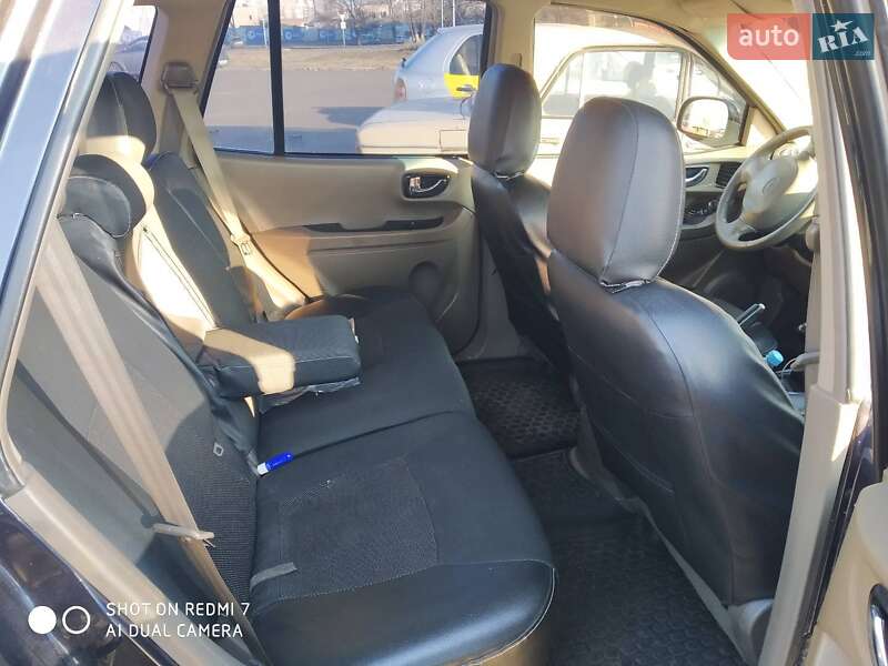 Внедорожник / Кроссовер Hyundai Santa FE 2004 в Киеве