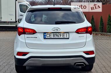 Внедорожник / Кроссовер Hyundai Santa FE 2017 в 