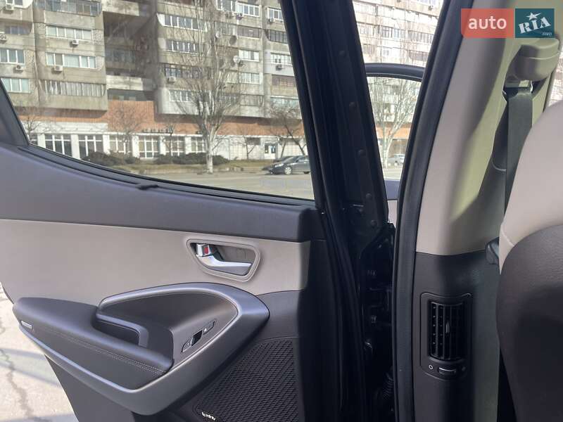Позашляховик / Кросовер Hyundai Santa FE 2012 в Дніпрі