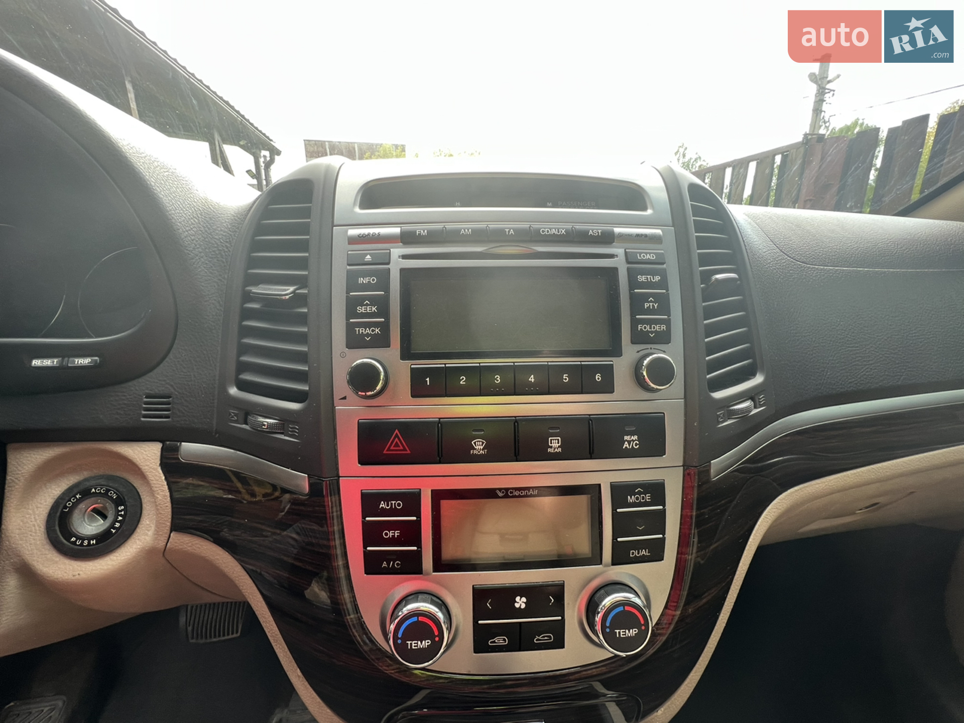2010 Hyundai Santa Fe - мініатюра 16