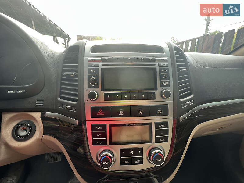 Внедорожник / Кроссовер Hyundai Santa FE 2010 в Барышевке