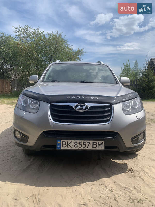 Позашляховик / Кросовер Hyundai Santa FE 2011 в Дубровиці