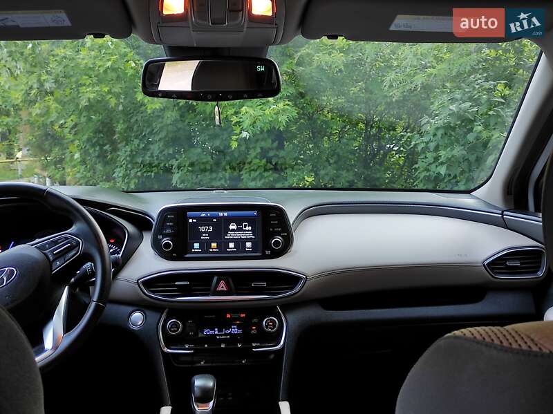 Позашляховик / Кросовер Hyundai Santa FE 2019 в Синельниковому