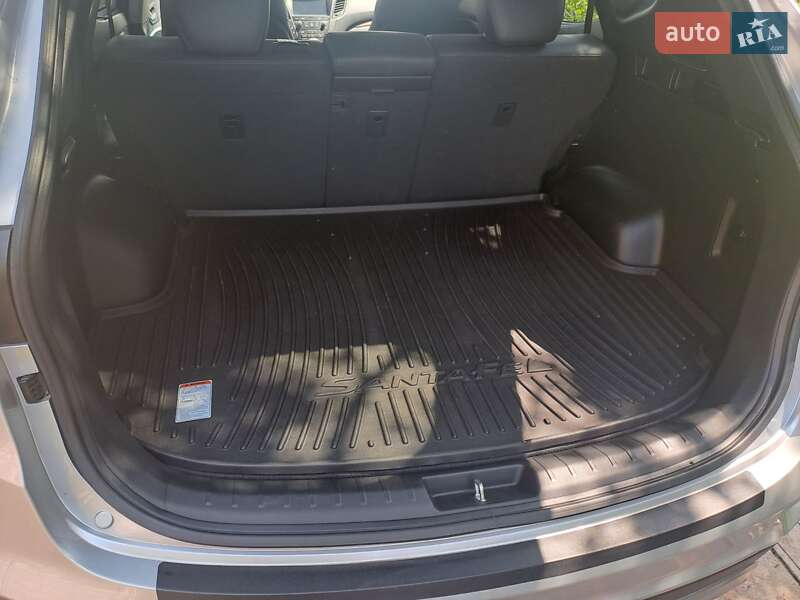 Позашляховик / Кросовер Hyundai Santa FE 2017 в Чорнобаї