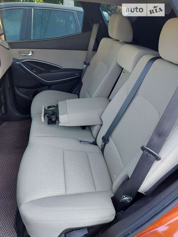 Позашляховик / Кросовер Hyundai Santa FE 2015 в Вінниці