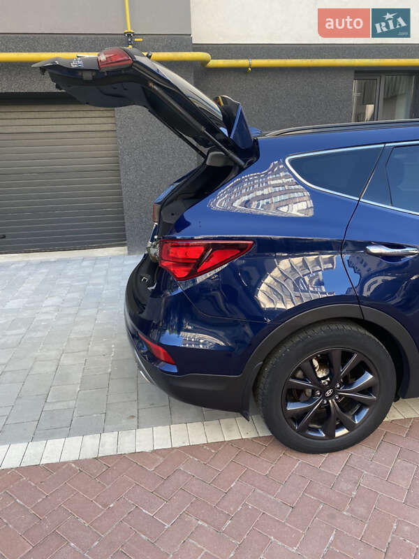 Внедорожник / Кроссовер Hyundai Santa FE 2017 в Ивано-Франковске