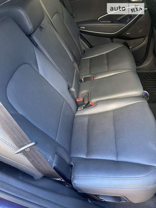 Внедорожник / Кроссовер Hyundai Santa FE 2017 в Ивано-Франковске