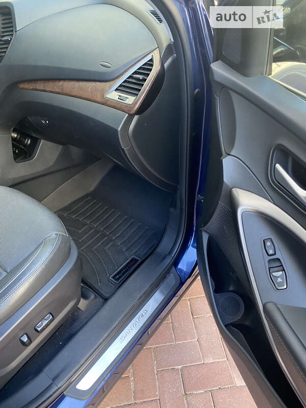 Внедорожник / Кроссовер Hyundai Santa FE 2017 в Ивано-Франковске