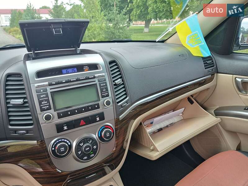 Позашляховик / Кросовер Hyundai Santa FE 2012 в Дубні