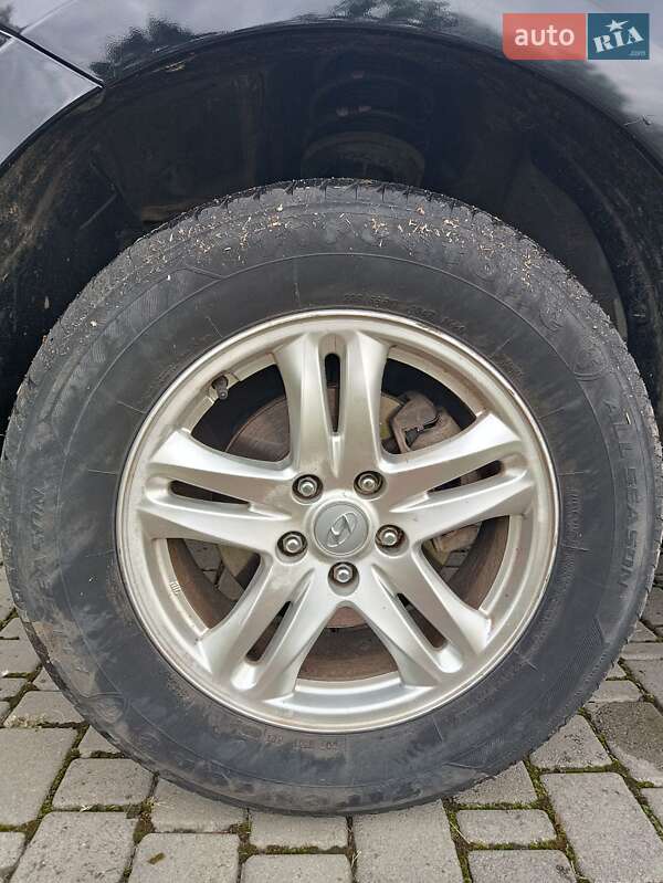 Позашляховик / Кросовер Hyundai Santa FE 2012 в Дубні