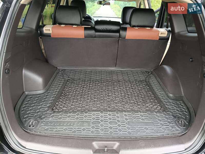 Позашляховик / Кросовер Hyundai Santa FE 2012 в Дубні