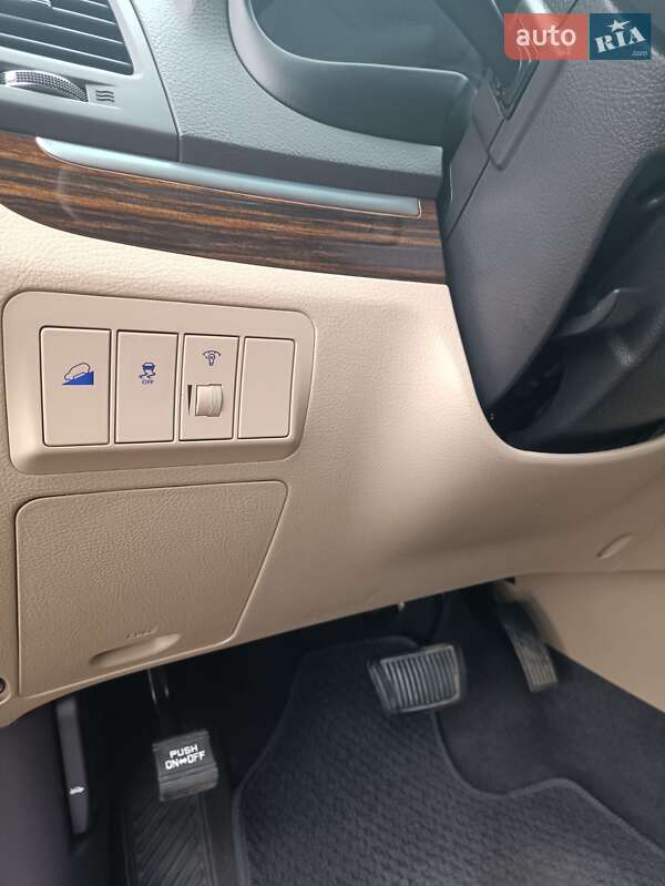 Позашляховик / Кросовер Hyundai Santa FE 2012 в Дубні