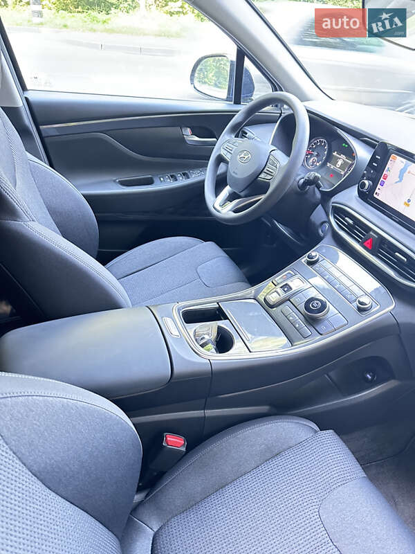 Внедорожник / Кроссовер Hyundai Santa FE 2021 в 
