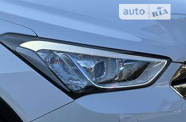 Внедорожник / Кроссовер Hyundai Santa FE 2013 в 