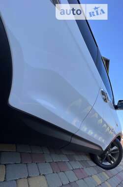 Внедорожник / Кроссовер Hyundai Santa FE 2013 в 