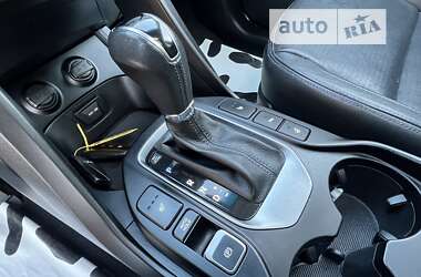 Внедорожник / Кроссовер Hyundai Santa FE 2013 в 