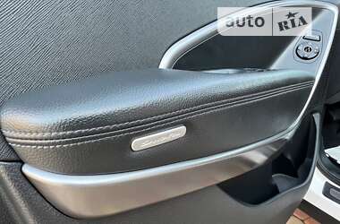 Внедорожник / Кроссовер Hyundai Santa FE 2013 в 