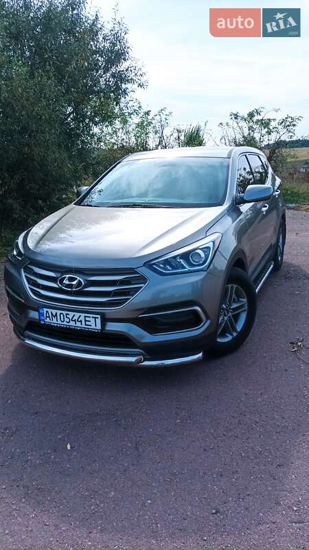 Позашляховик / Кросовер Hyundai Santa FE 2017 в Овручі