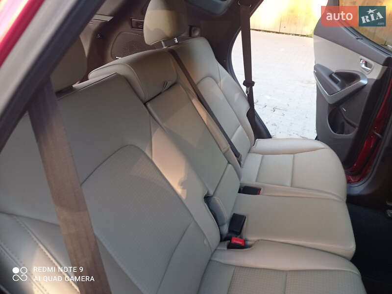 Позашляховик / Кросовер Hyundai Santa FE 2013 в Чернівцях