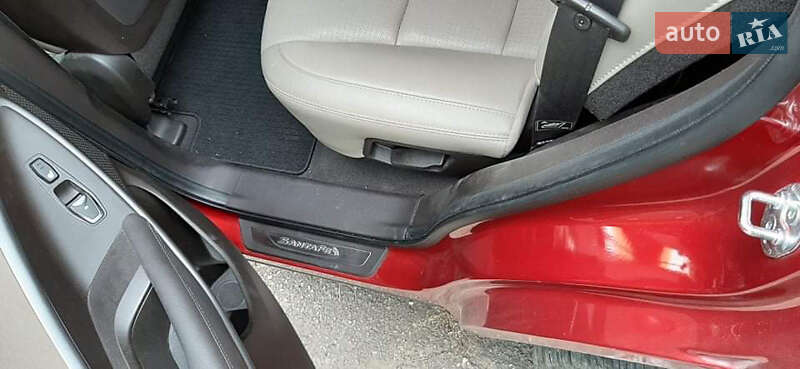 Позашляховик / Кросовер Hyundai Santa FE 2013 в Чернівцях