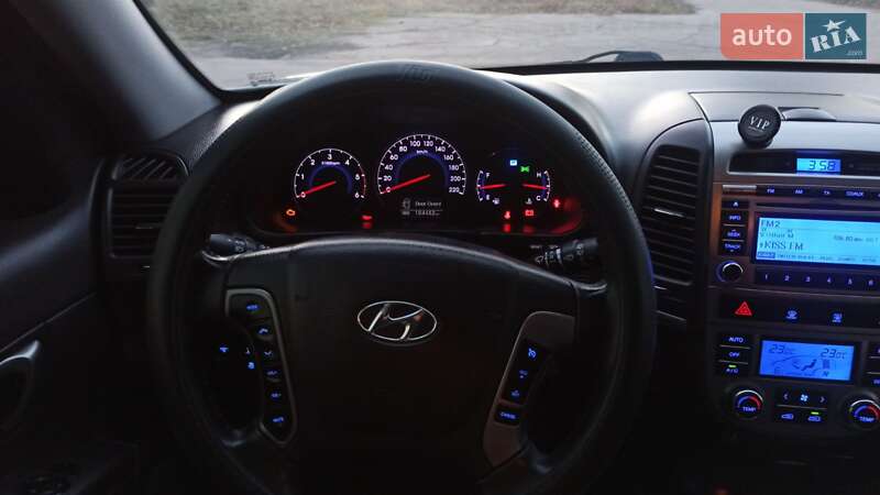 Внедорожник / Кроссовер Hyundai Santa FE 2010 в Каменском