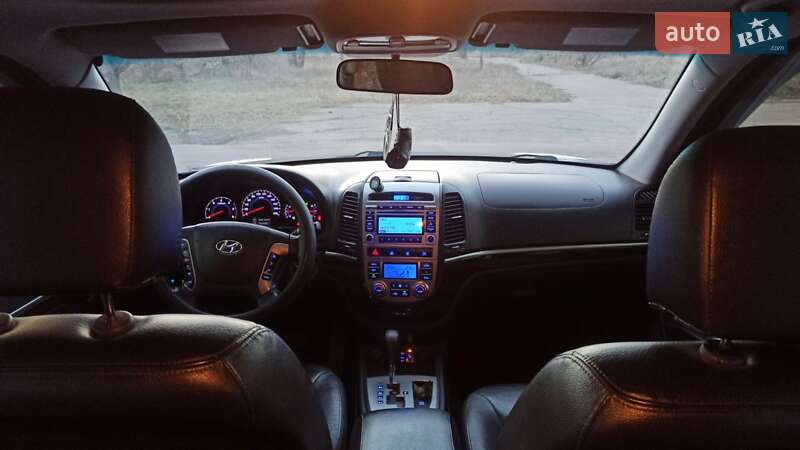 Внедорожник / Кроссовер Hyundai Santa FE 2010 в Каменском