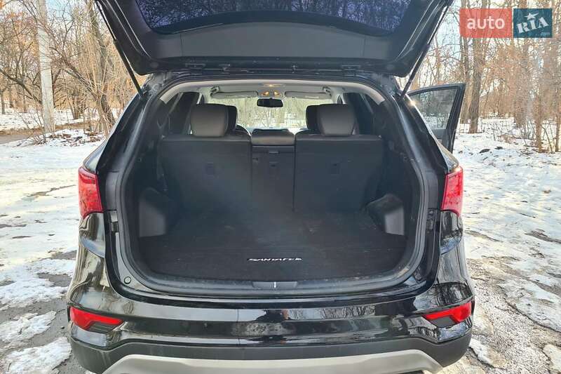 Внедорожник / Кроссовер Hyundai Santa FE 2017 в Днепре