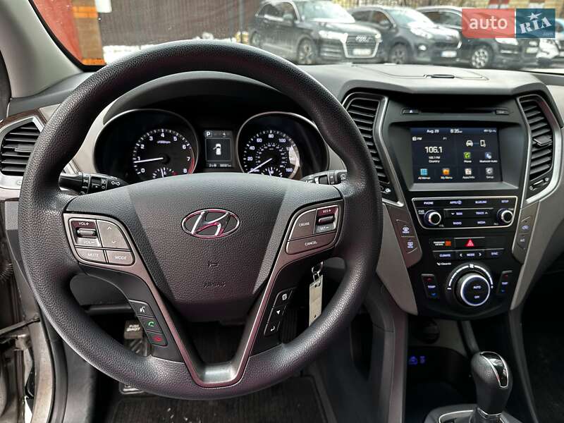 Позашляховик / Кросовер Hyundai Santa FE 2016 в Черкасах